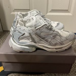 Balenciaga runner